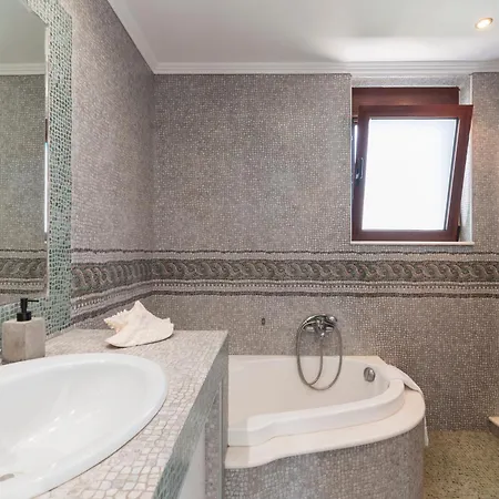 Del Nonno * Лардос