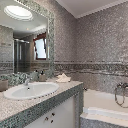 Del Nonno Лардос